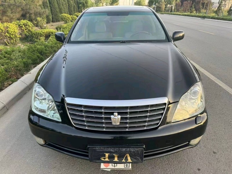 东营09年丰田皇冠1