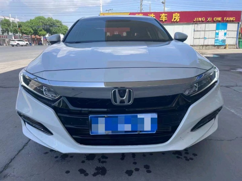 邢台19年本田雅阁1