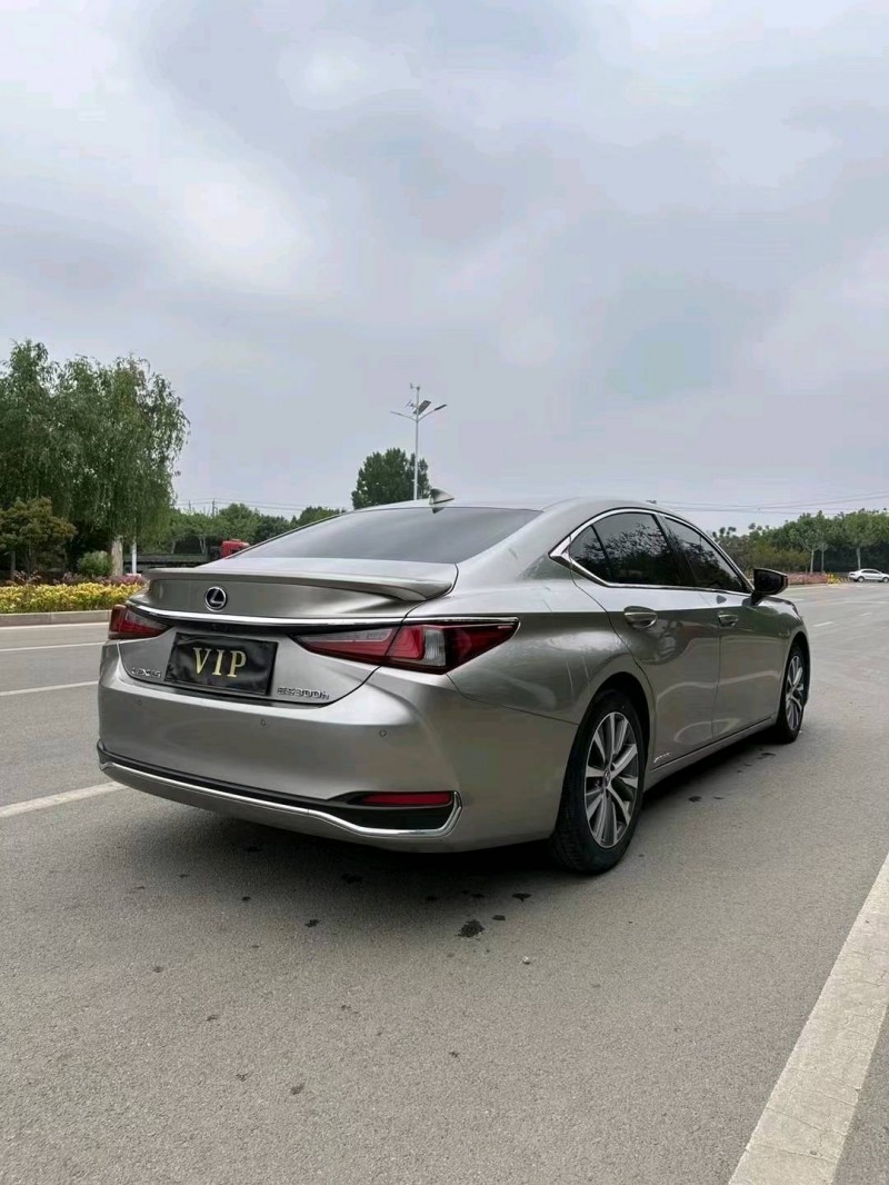 东营19年雷克萨斯ES5