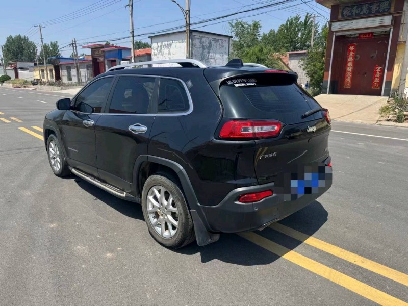 东营16年Jeep自由光4