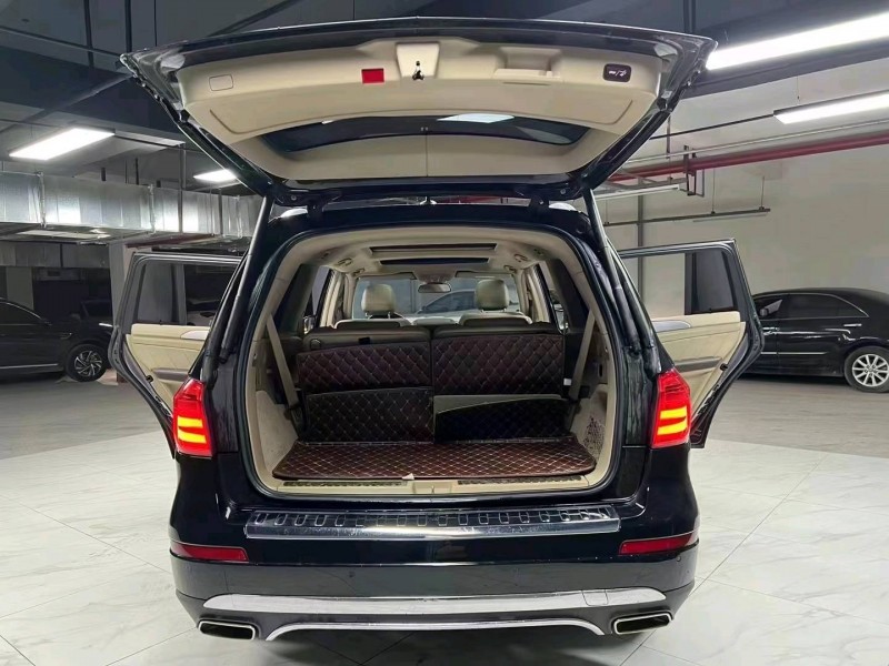 成都15年奔驰GL8