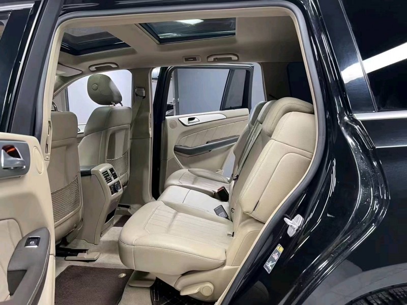 成都15年奔驰GL9