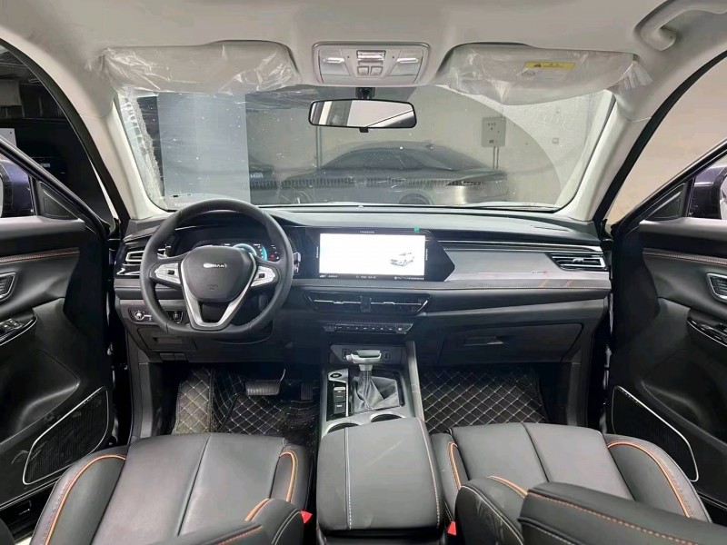 成都23年长安汽车欧尚7