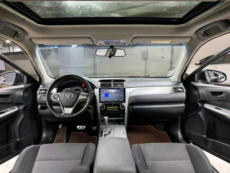 成都15年丰田凯美瑞5