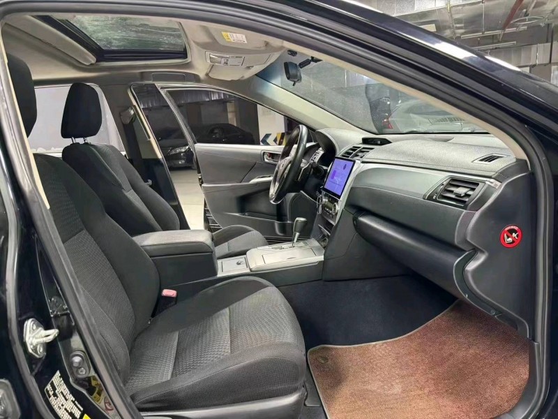 成都15年丰田凯美瑞6