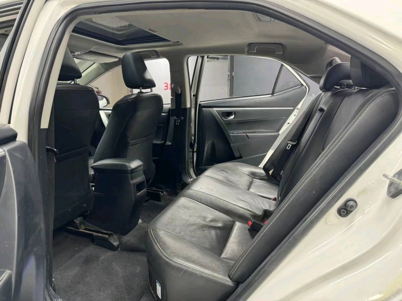 成都18年丰田卡罗拉5