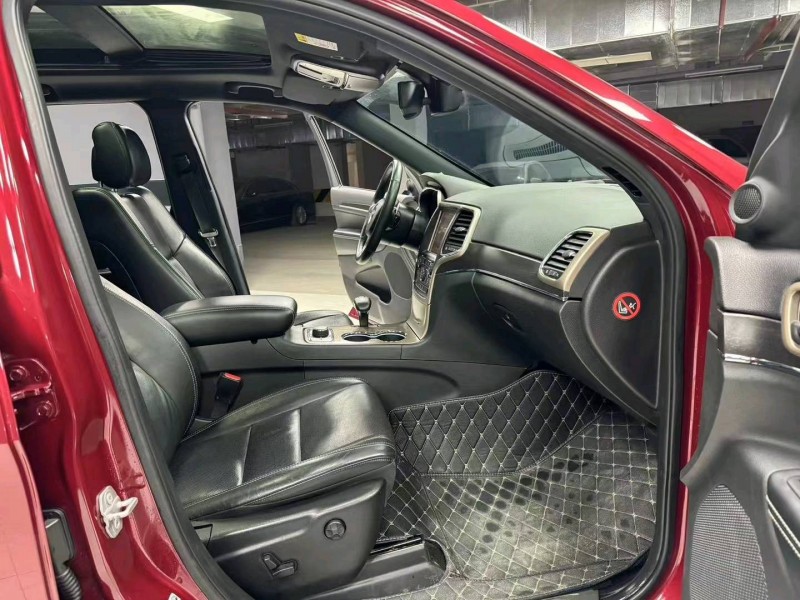 成都16年Jeep大切诺基7