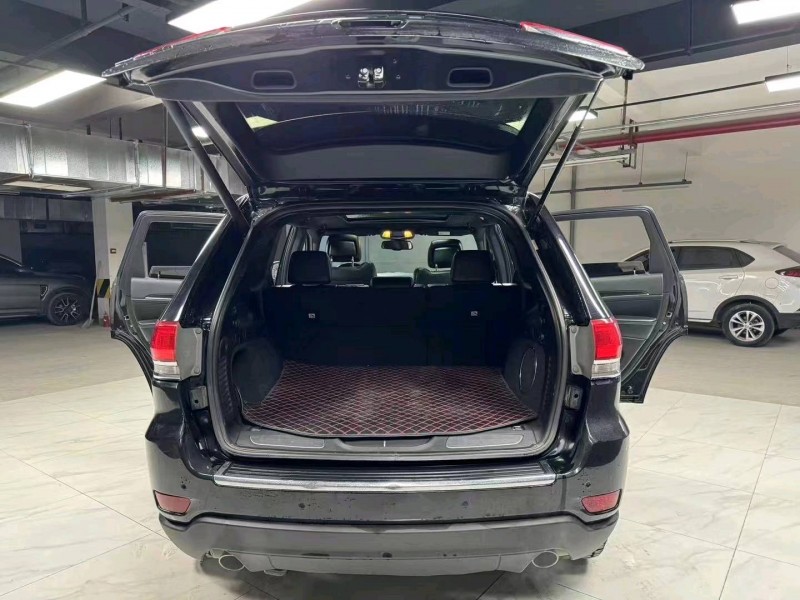 成都15年Jeep大切诺基4