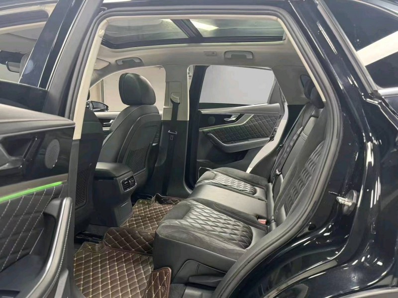 成都20年红旗HS55