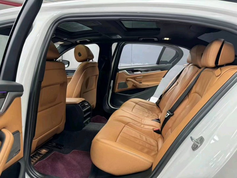 成都18年宝马5系8