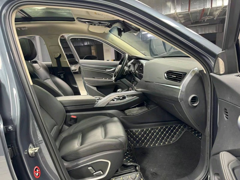 成都19年吉利星越4