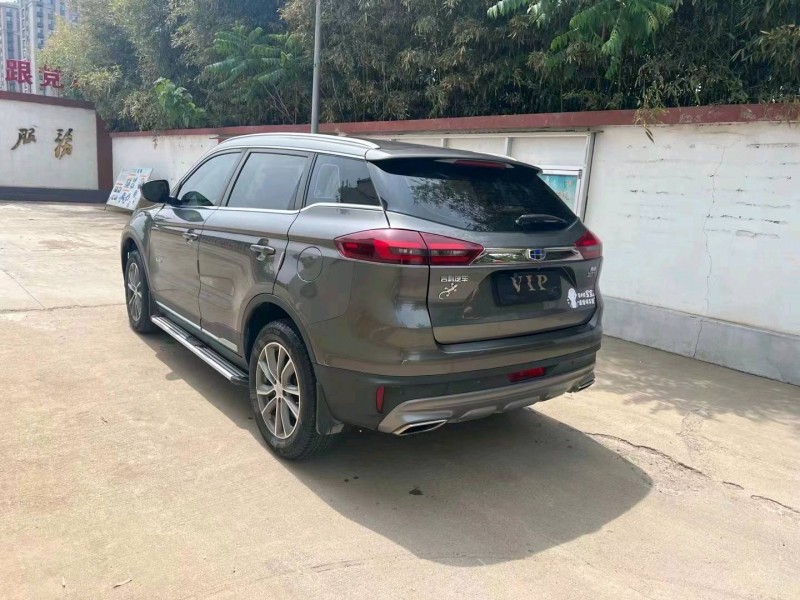 潍坊18年吉利博越8