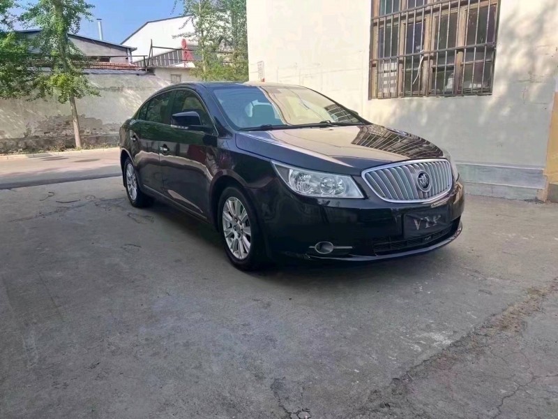 潍坊12年别克君越2