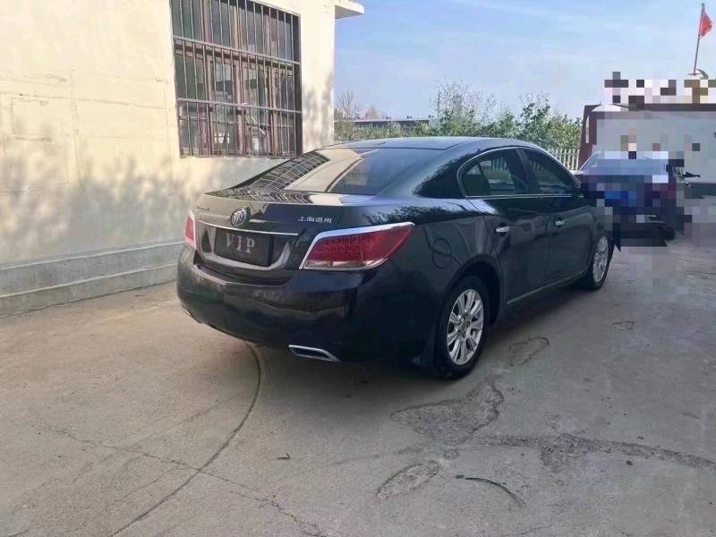 潍坊12年别克君越7