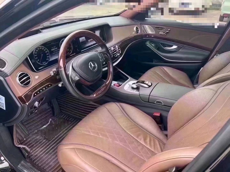 潍坊17年奔驰迈巴赫S级5