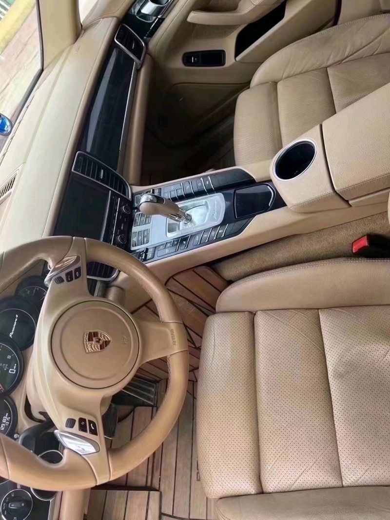 潍坊14年保时捷帕拉梅拉6