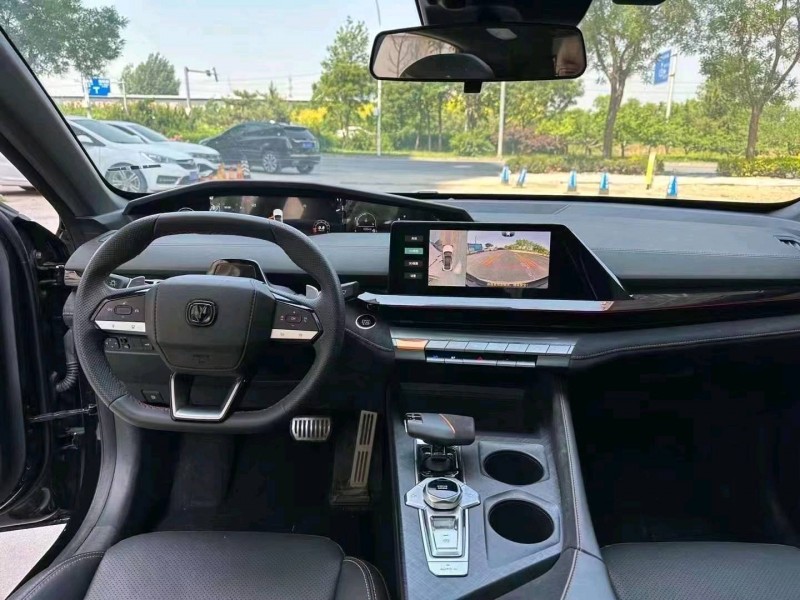 邯鄲23年長安汽車UNI-V5