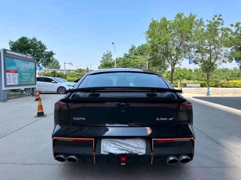 邯鄲23年長安汽車UNI-V6