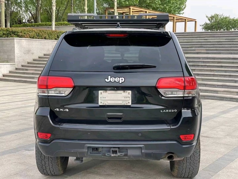 东营15年Jeep大切诺基9