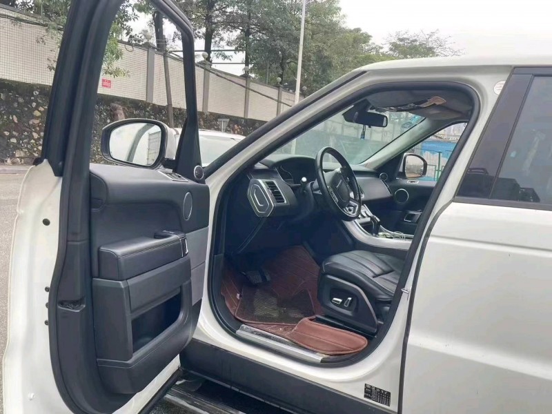 广州16年路虎发现3