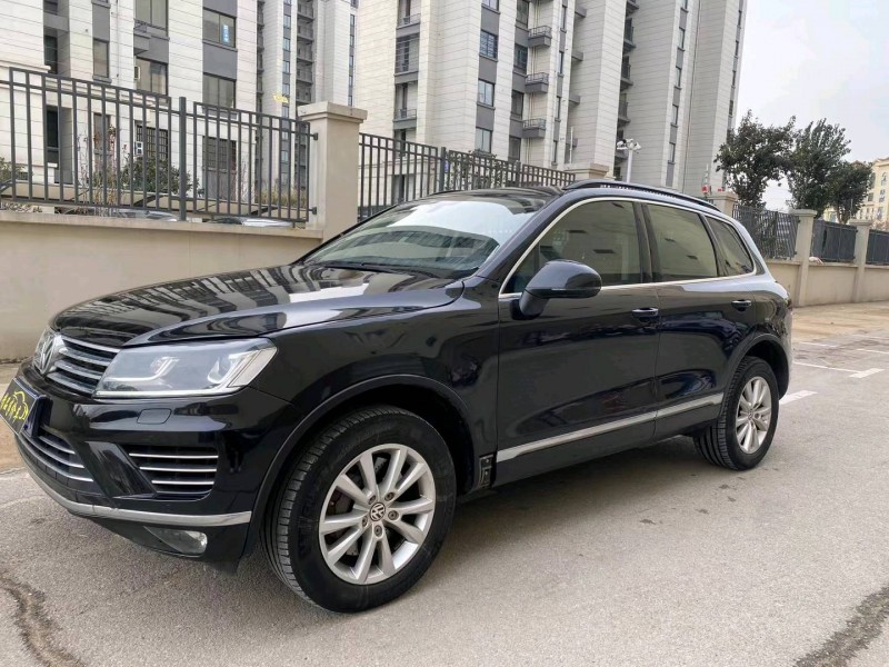 济南16年大众途锐5