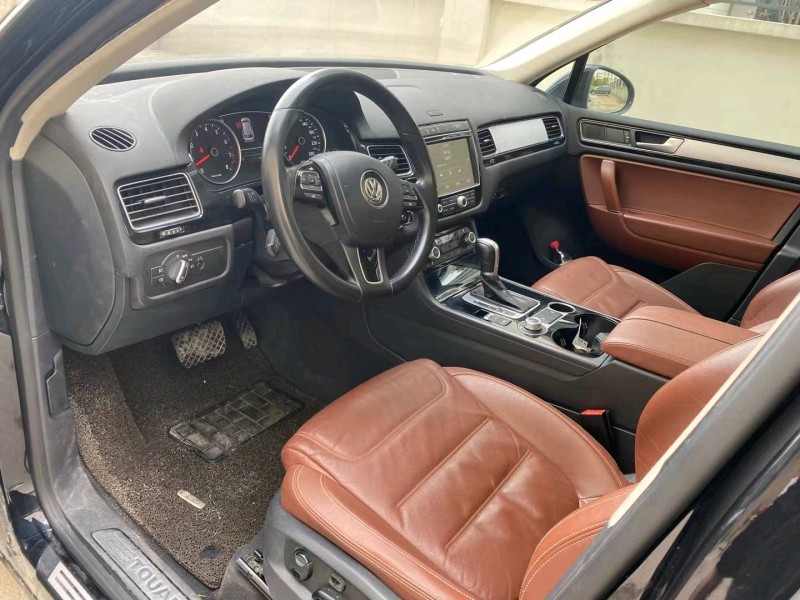 济南16年大众途锐7