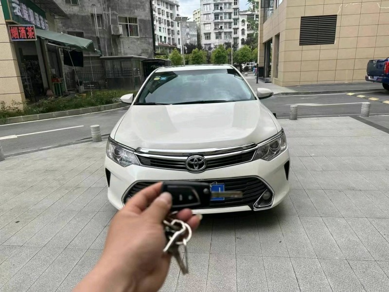 济南15年丰田凯美瑞1