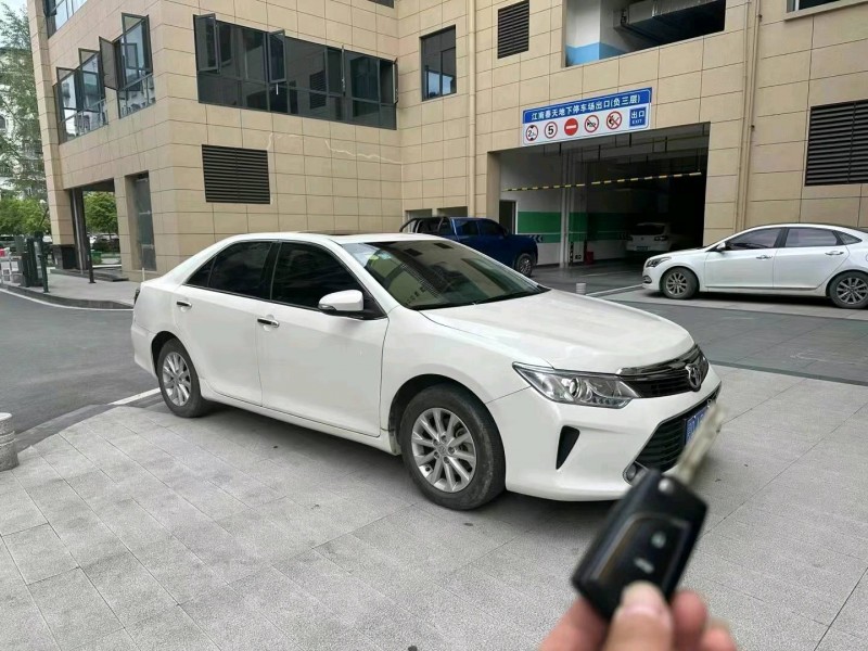 济南15年丰田凯美瑞5