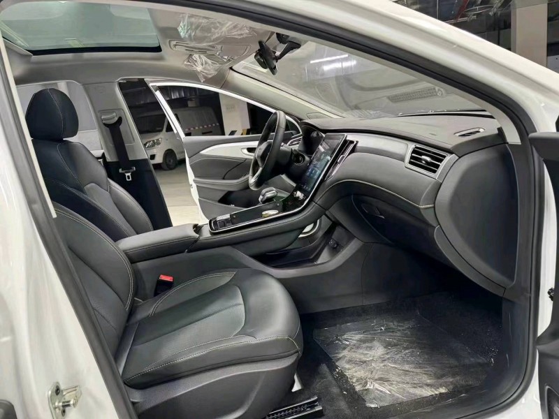 成都23年荣威i67