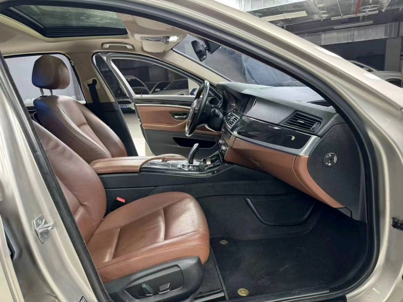 成都15年宝马5系4