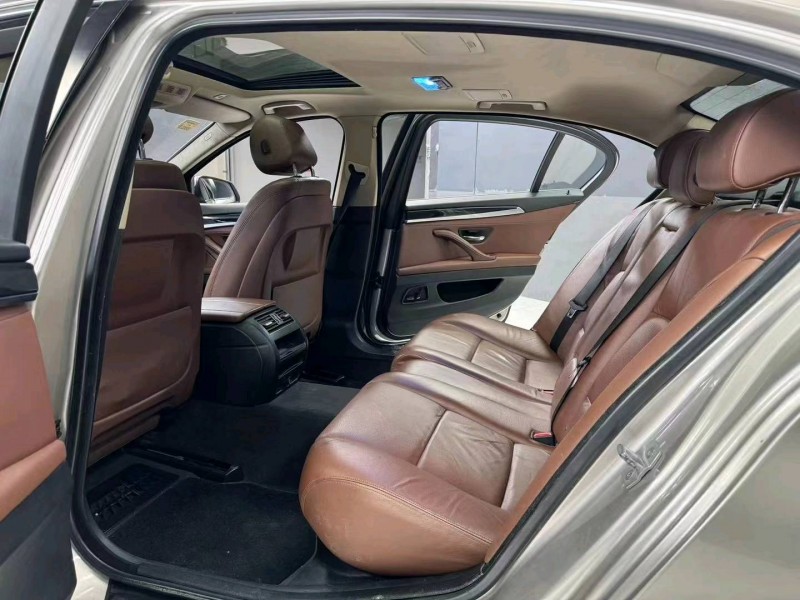 成都15年宝马5系7