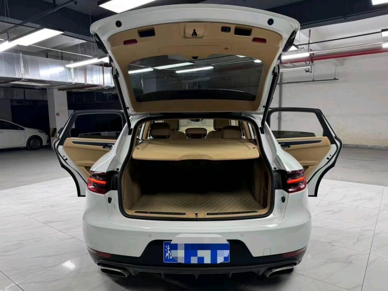 成都18年保时捷Macan6