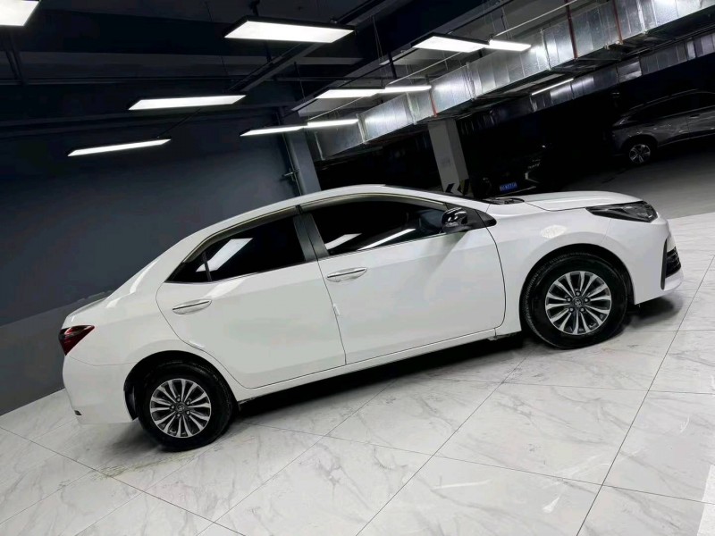 成都17年丰田卡罗拉2