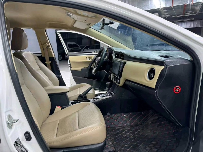 成都17年丰田卡罗拉5