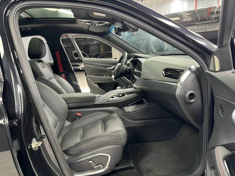 成都20年吉利星越4