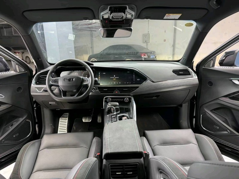 成都20年吉利星越7