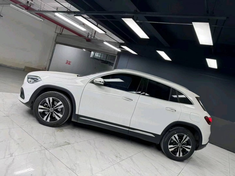 成都23年奔驰GLA2