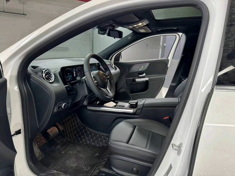 成都23年奔驰GLA4