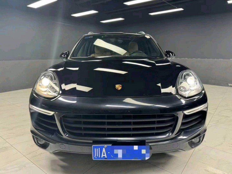 成都15年保时捷卡宴1