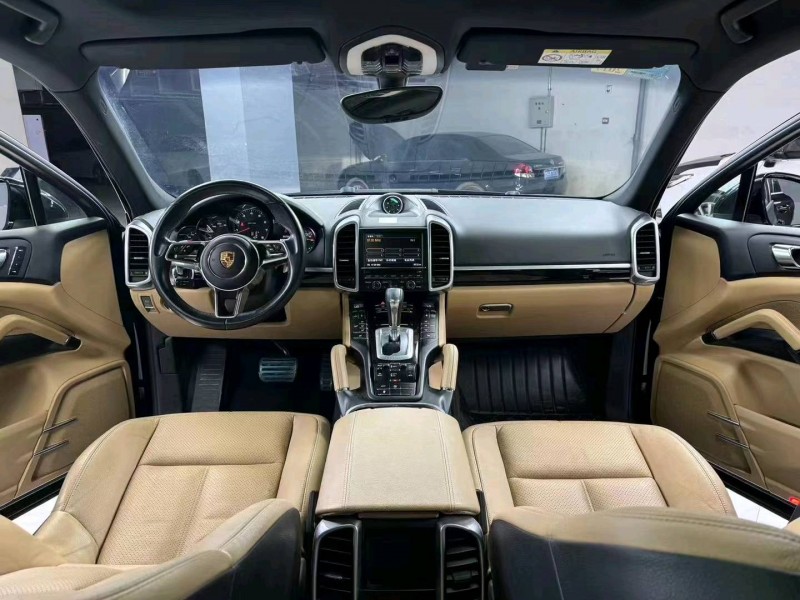 成都15年保时捷卡宴6