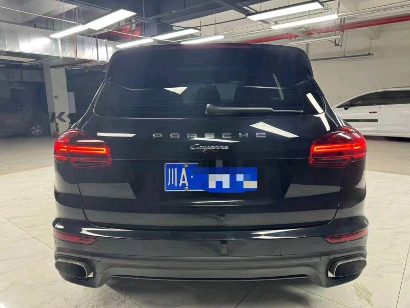 成都15年保时捷卡宴9