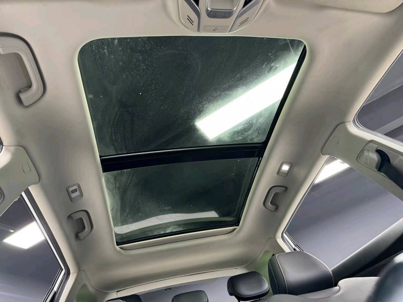 成都19年吉利博越5