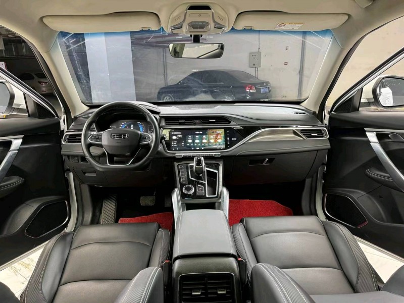 成都19年吉利博越6