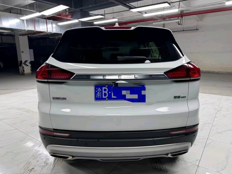 成都19年吉利博越8