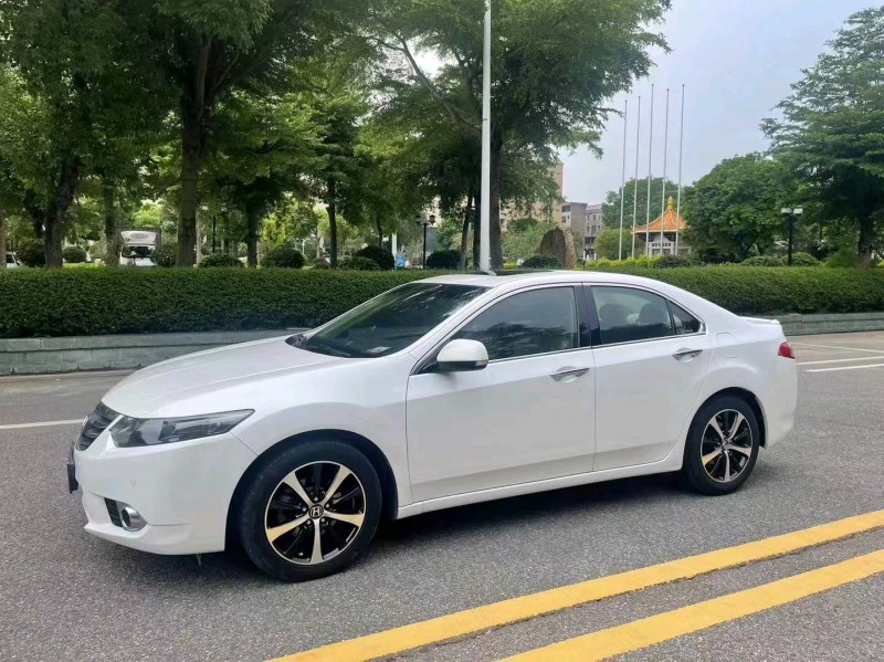 汕头14年本田思铂睿3