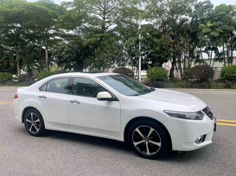 汕头14年本田思铂睿4