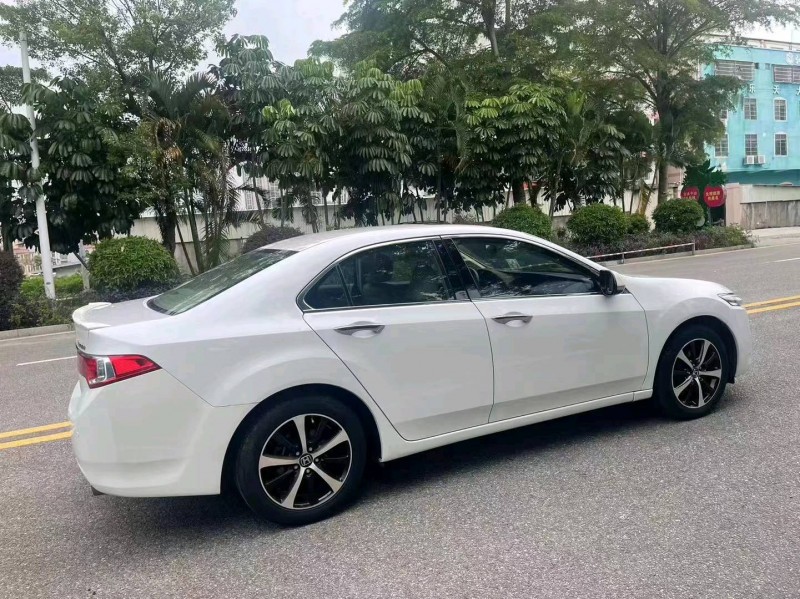 汕头14年本田思铂睿8