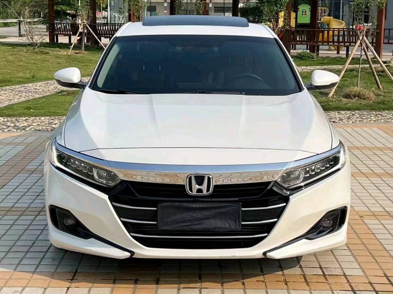 深圳21年本田雅阁1