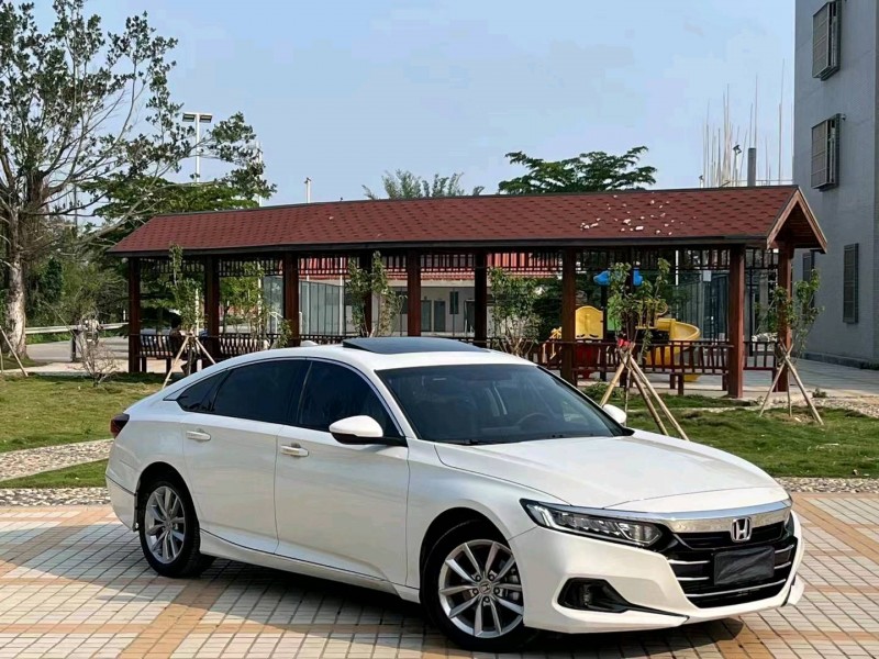 深圳21年本田雅阁7