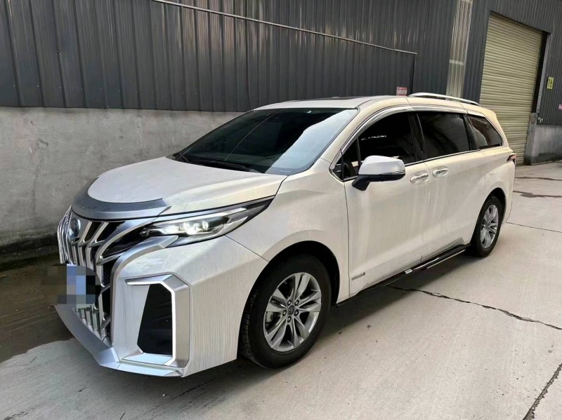 佛山22年丰田塞纳4